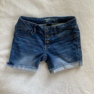 Hippie Girl Snap Button Front-Adjustable Waist Denim Jean Short